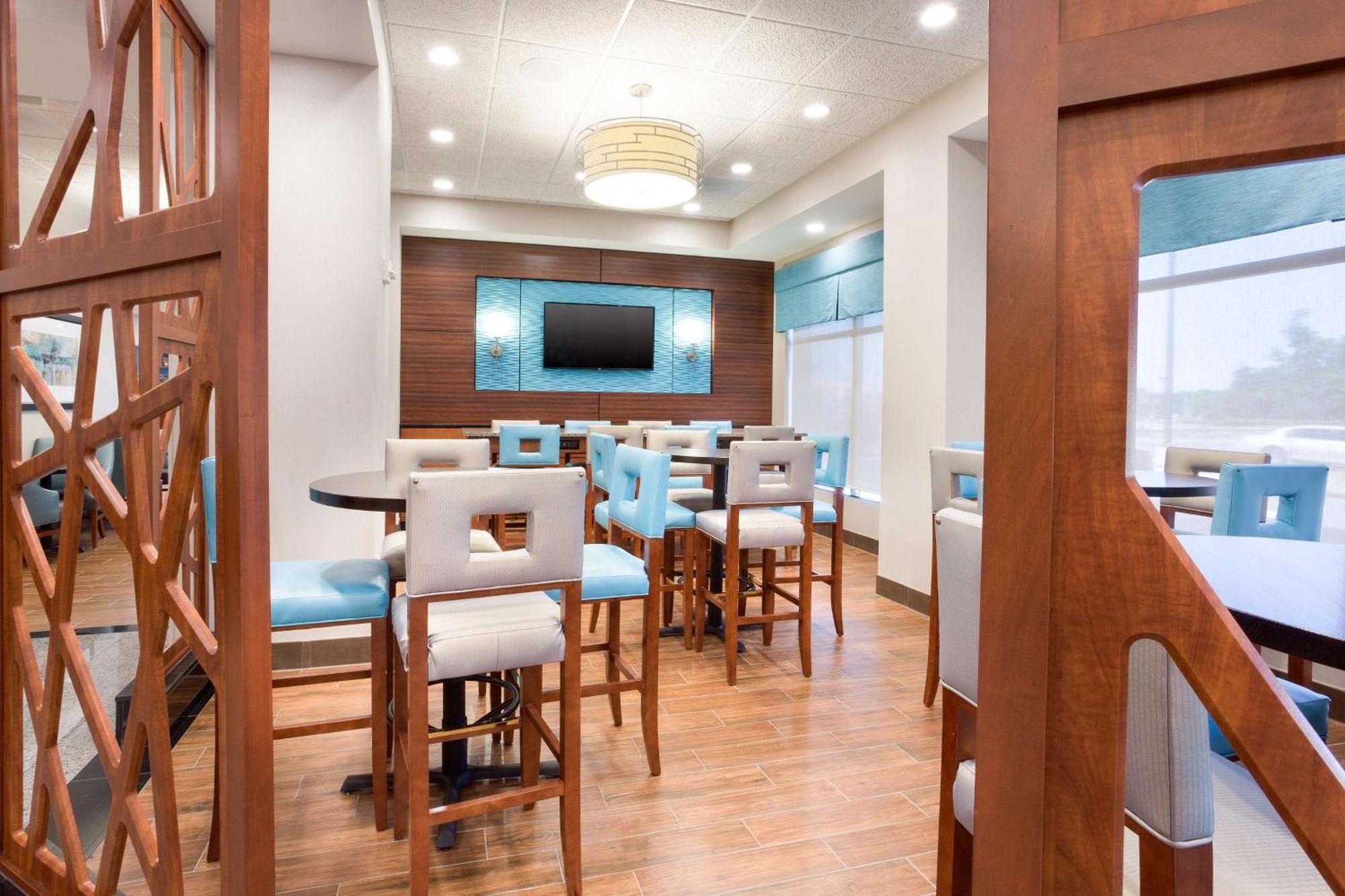 Drury Inn & Suites Burlington Eksteriør billede
