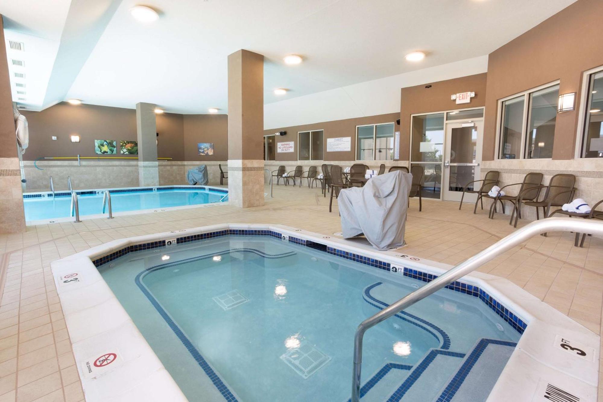 Drury Inn & Suites Burlington Eksteriør billede