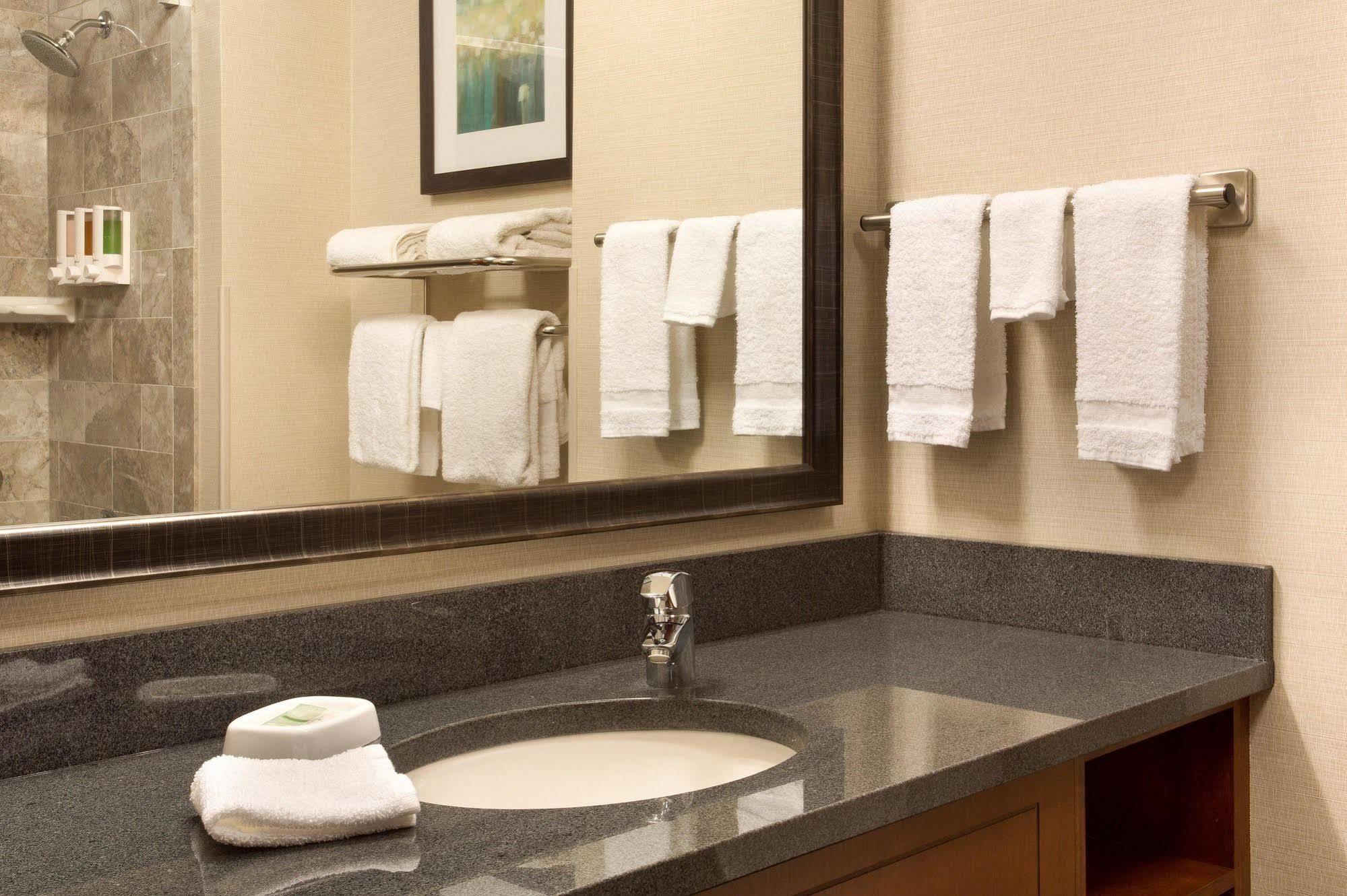 Drury Inn & Suites Burlington Eksteriør billede
